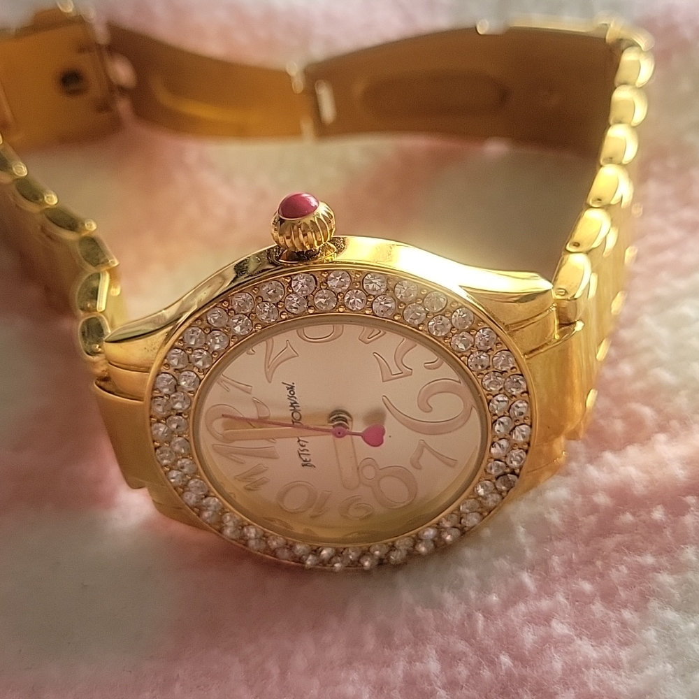 Betsey Johnson Gold watch - Picture 4 of 4